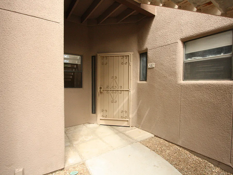 6655 N Canyon Crest Dr #25102