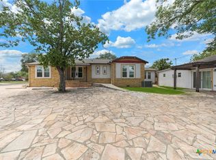 103 N Bryant St, Pleasanton, TX 78064