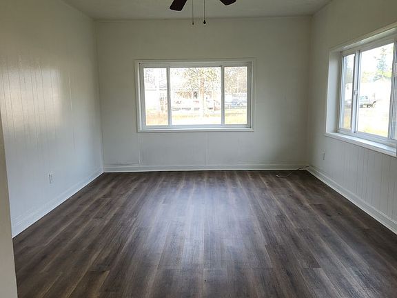5th image of 1715 Dogwood St