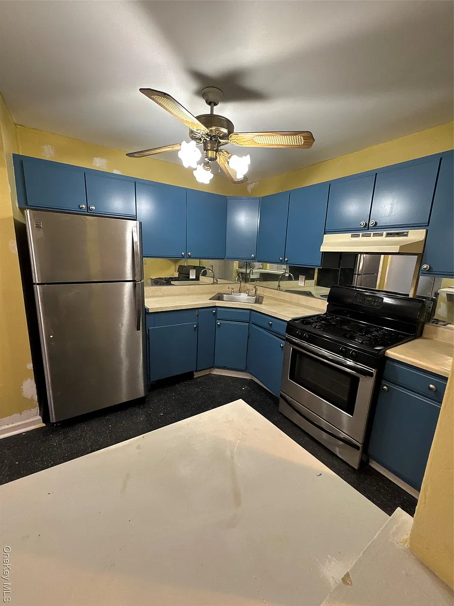Building Photo - 1364 E 92nd St #101