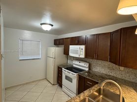 3022 Coral Springs Dr, Pompano Beach, FL