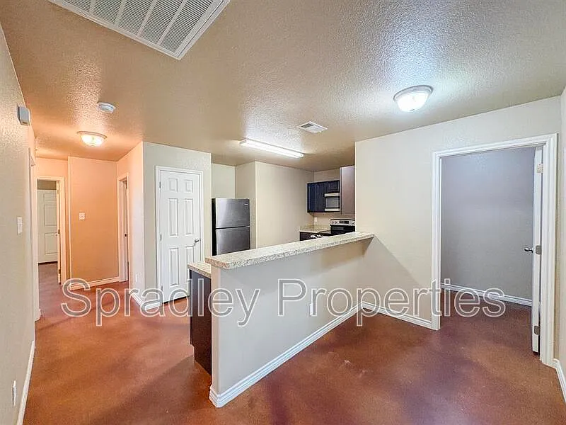 3 bed, 2.0 bath, 1206 sqft, $1,345 — Photo 3