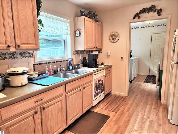 4th image of 1510 Blackford Blvd