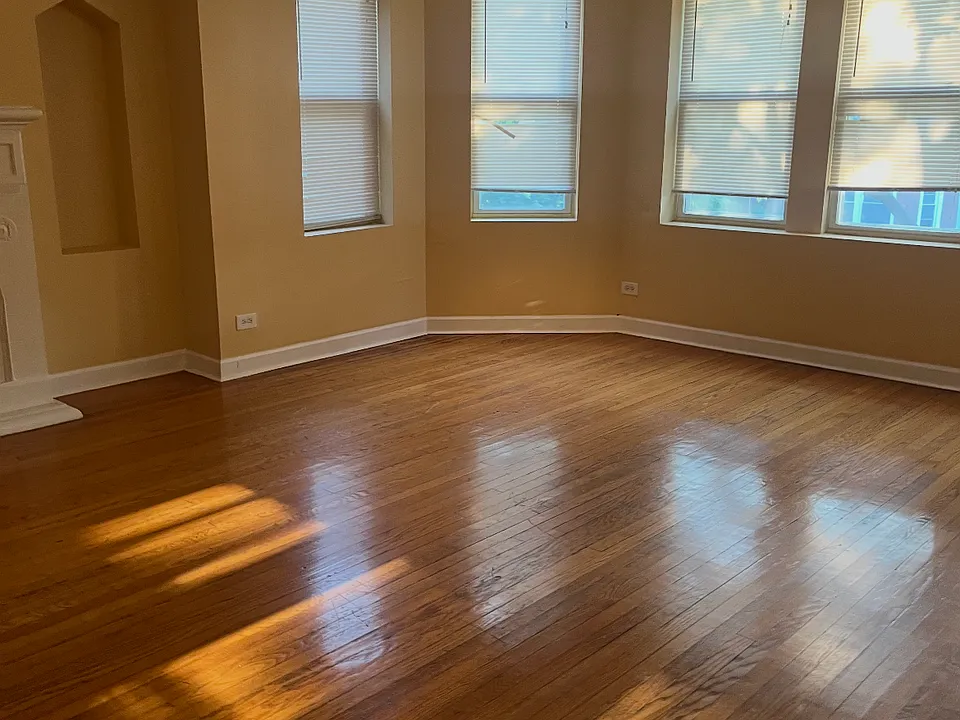 8226 S Drexel Ave #3A