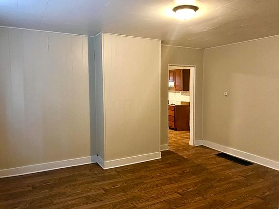 5th image of 64 Avondale Ave