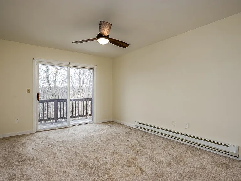 529 Fox Run Ln — Photo 14