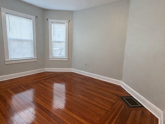 4th image of 22 Barry St #10