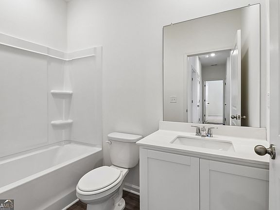 2nd image of 36 Crescent Blvd