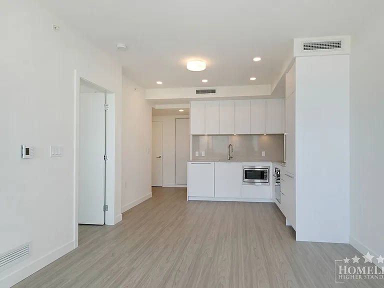 13675 107a Ave #1507 — Photo 5