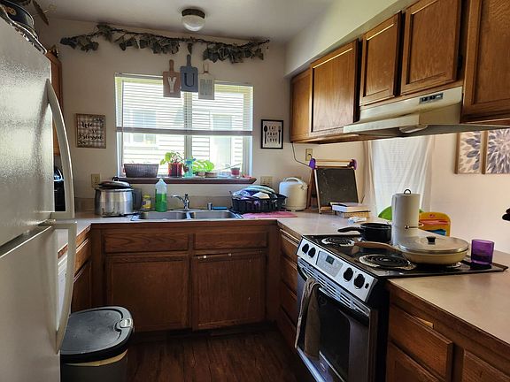 2nd image of 2232 & 2234 Yew St #2234