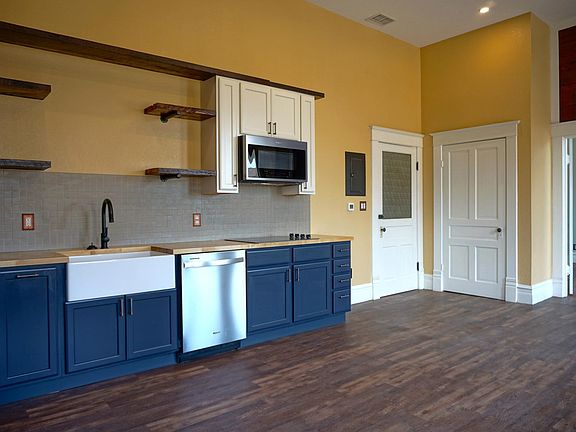 3rd image of 100 W Crawford St #4