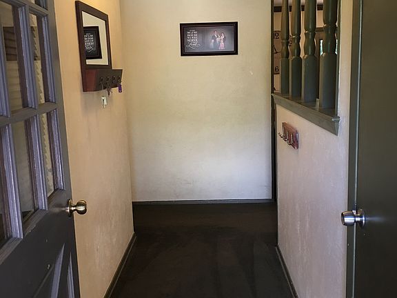 4th image of 1020 W Cedar St