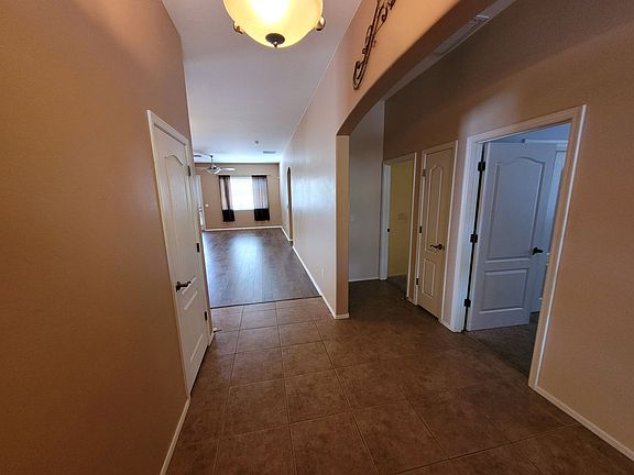 5th image of 9034 S Old Oak Ct