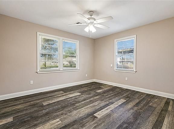 5th image of 133 Myrtle St
