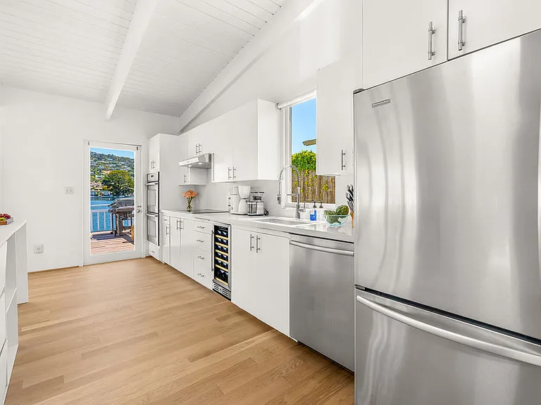 218 San Rafael Ave — Photo 8