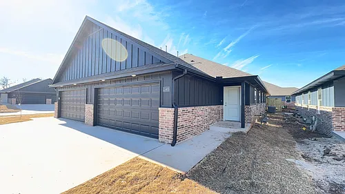 11403 University Dr Photo 1