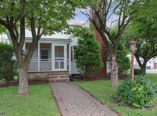351 Fernwood Ter, Linden City, NJ 07036