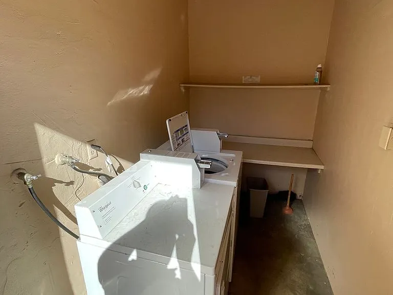 1379 Snow St — Photo 12