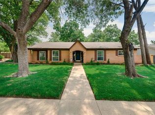 1705 Arrowhead Dr, Pantego, TX 76013
