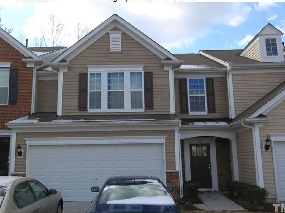 512 Dyersville Dr