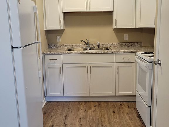 2nd image of 201 N Medina St APT 7