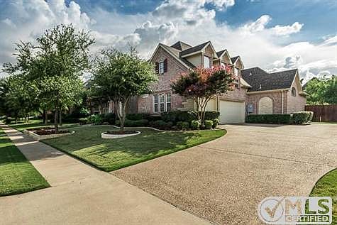 4th image of 812 Creekline Way