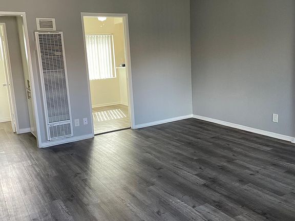 5th image of 887 Center St APT 14