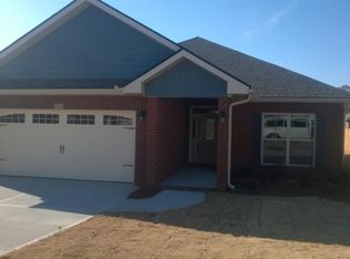 672 Flintrock Dr, Boiling Springs, SC 29316