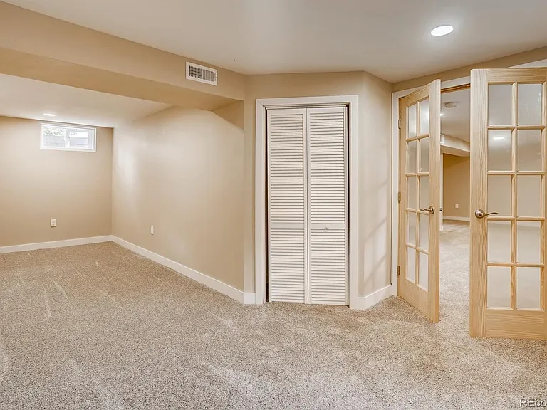 8521 Crescent Dr — Photo 22