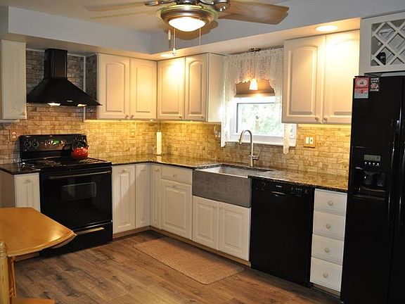 4th image of 37 Anna Dale Dr