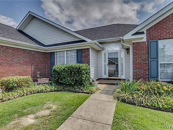 2nd image of 2511 Shady Bank Ln
