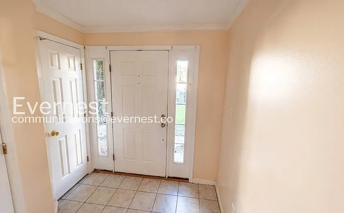 3 bed, 3.0 bath, 1398 sqft, $2,300 — Photo 2