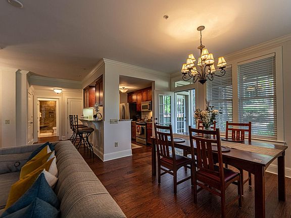 4th image of 1040A Creekside Unit A