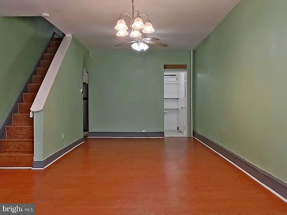 5th image of 529 Tree St