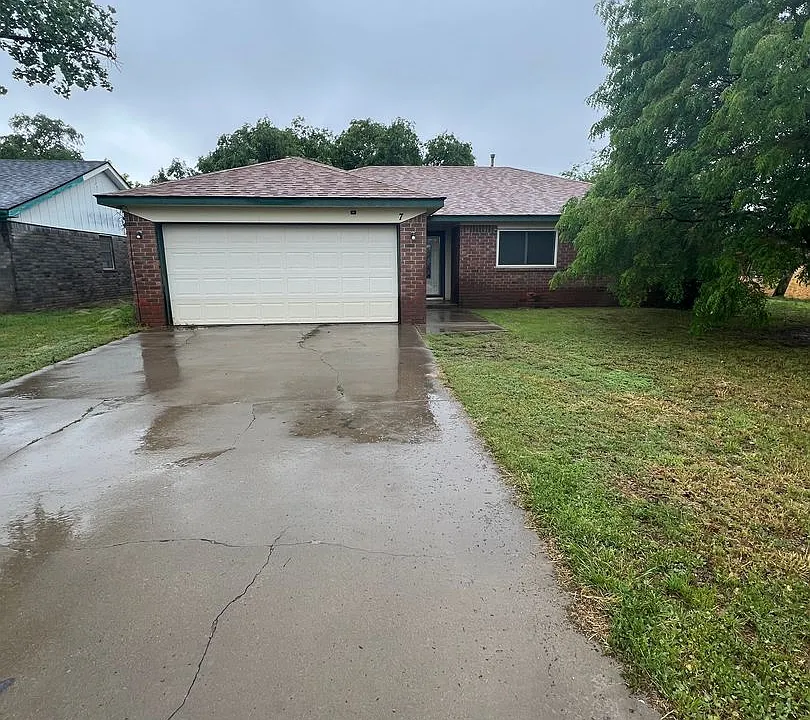 7 Thunderbird Dr