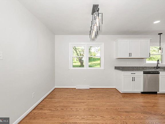 5th image of 13616 Royal Rd