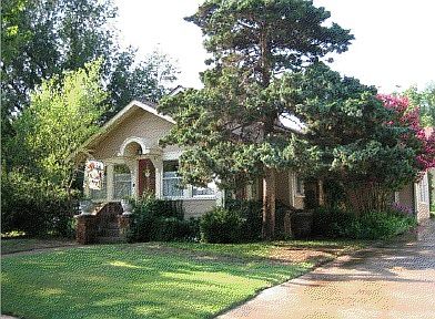 1st image of 812 Elm Ave