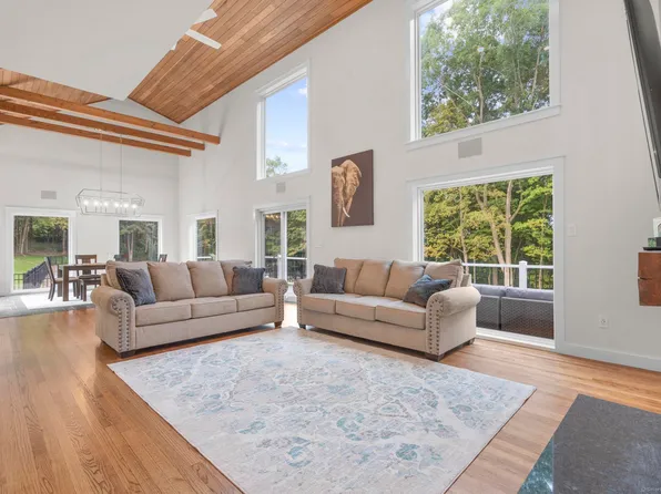 42 Spring Valley Road, Woodbridge, CT 06525