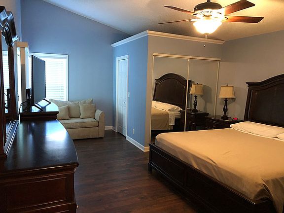 4th image of 3922 Circle Lake Dr