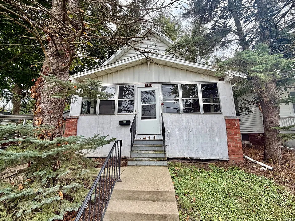 311 Beecher St