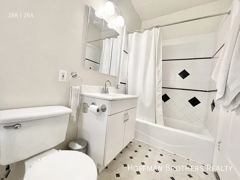 606 N Spaulding Ave #1/2 — Photo 12