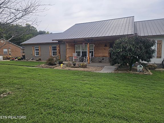 2nd image of 1931 Hidden Springs Rd