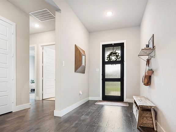 5th image of 131 Aberdeen Blvd