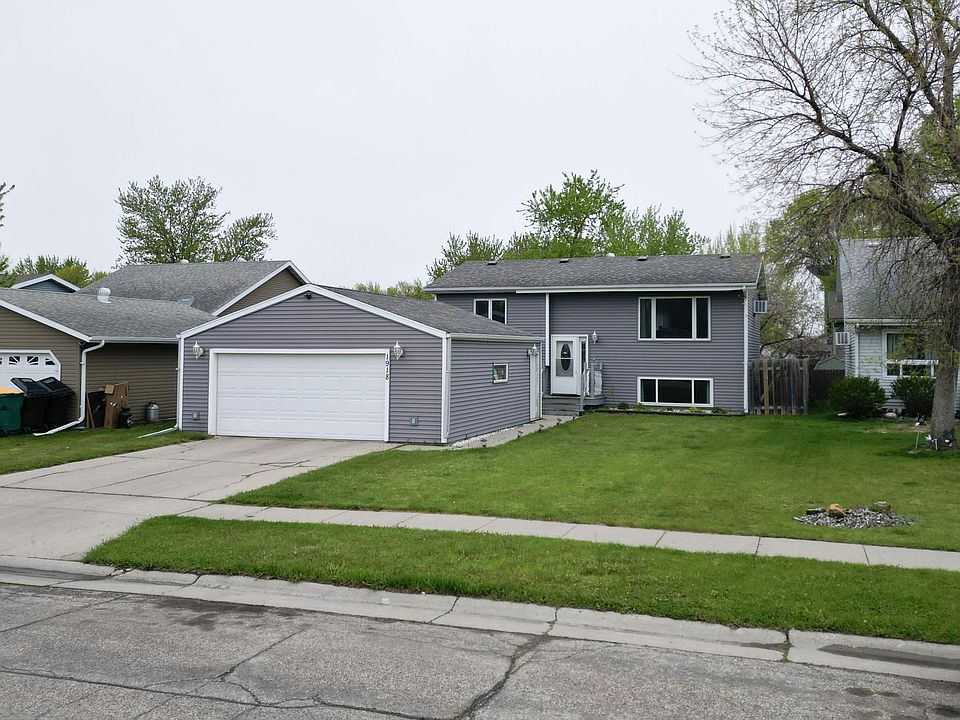 1st image of 1918 5th Ave E
