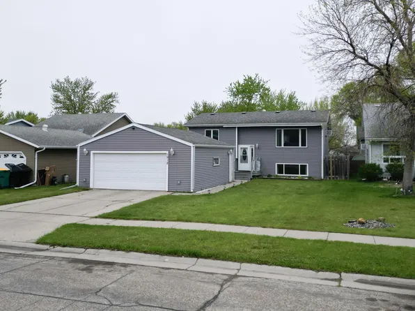 1918 5th Ave E, West Fargo, ND 58078