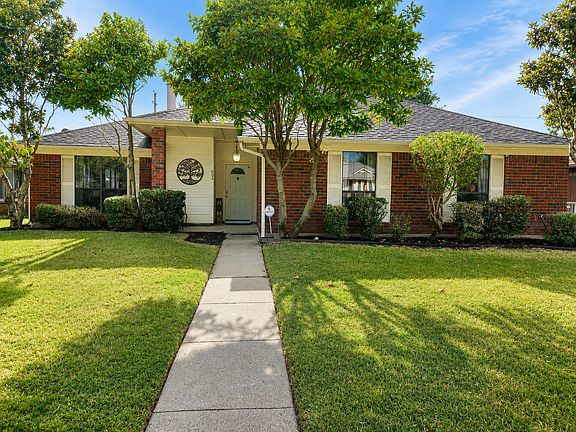 Front entrance of home from Bluebonnet Drive