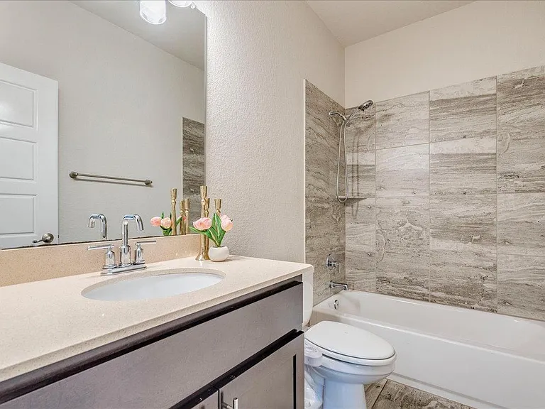 709 Kingston Pl — Photo 30