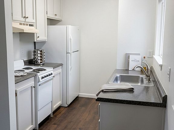 2nd image of 1234 1/2 Ivy St #B