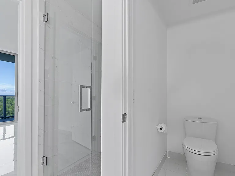 16385 Biscayne Blvd #717 — Photo 12