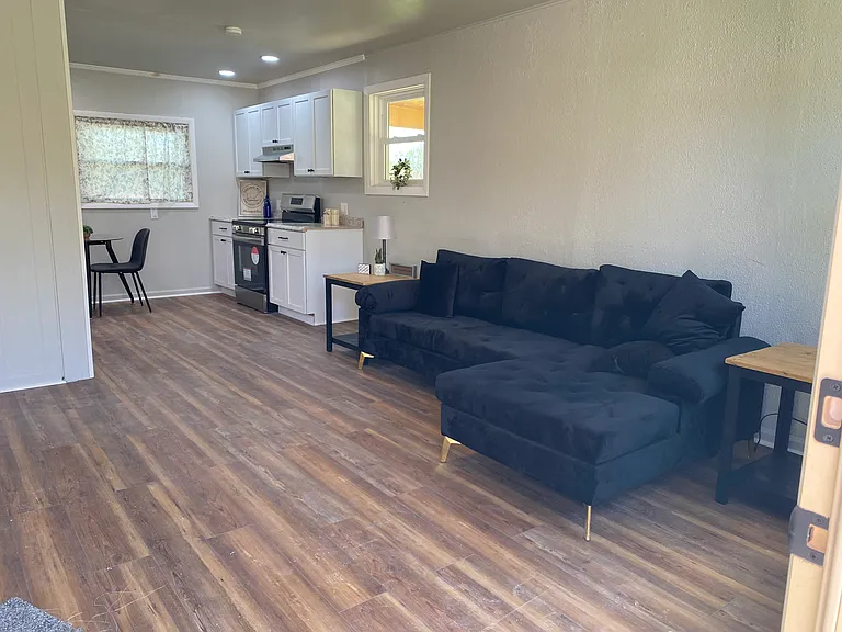 403 Grace Dr — Photo 4